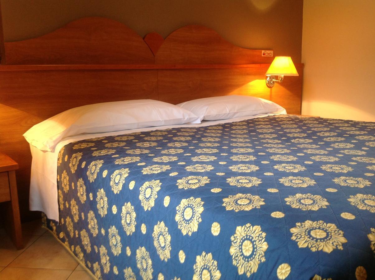 Hotel Trattoria Contini Sorbolo Room photo